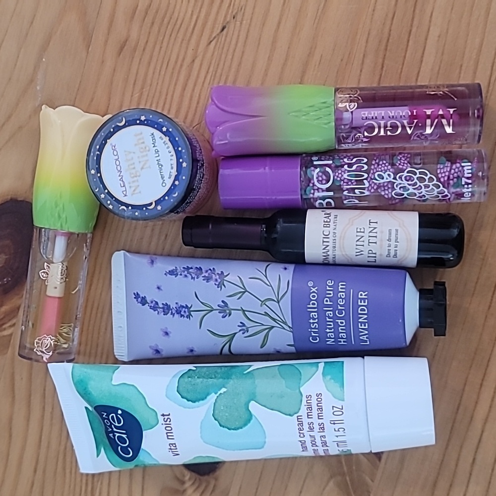 Various beauty aids
